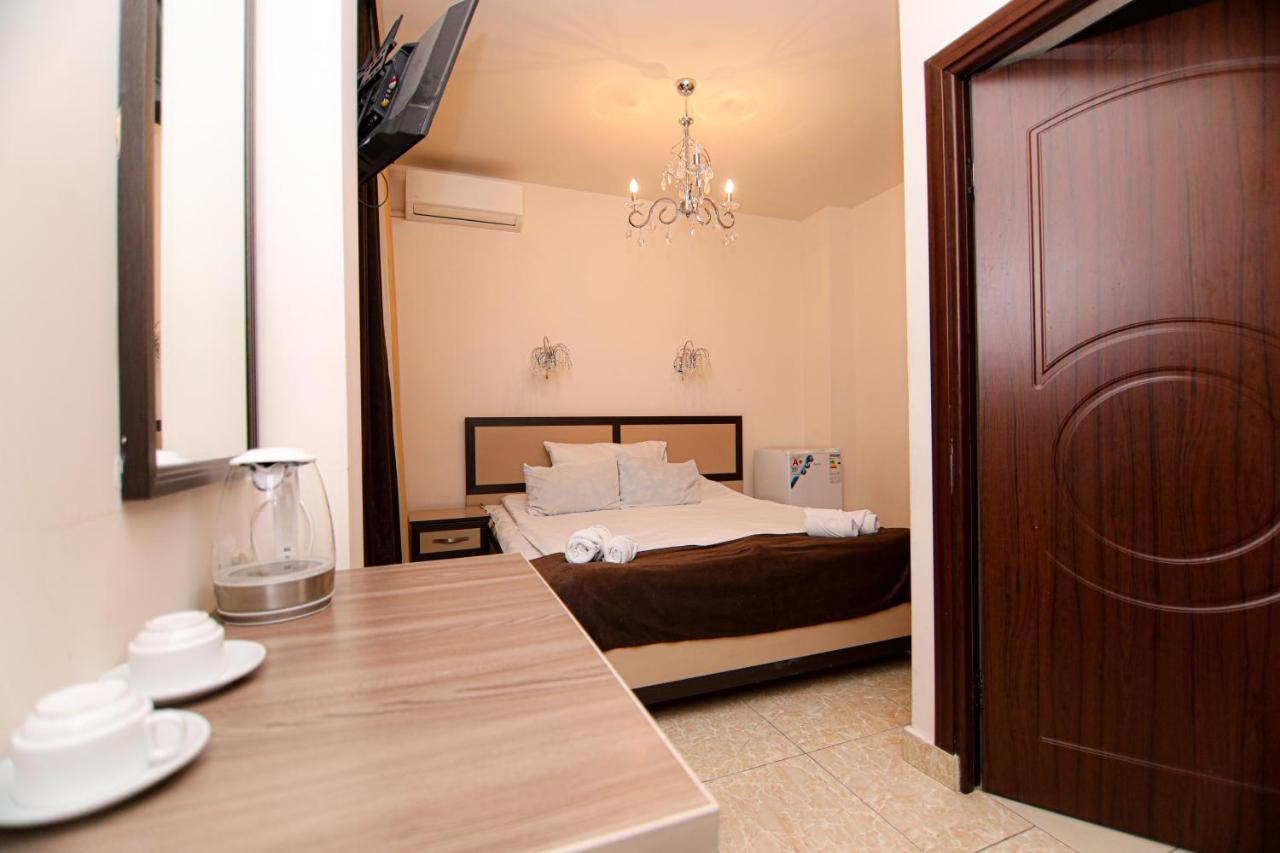 Comfort House Hotel And Tours Erevan Esterno foto